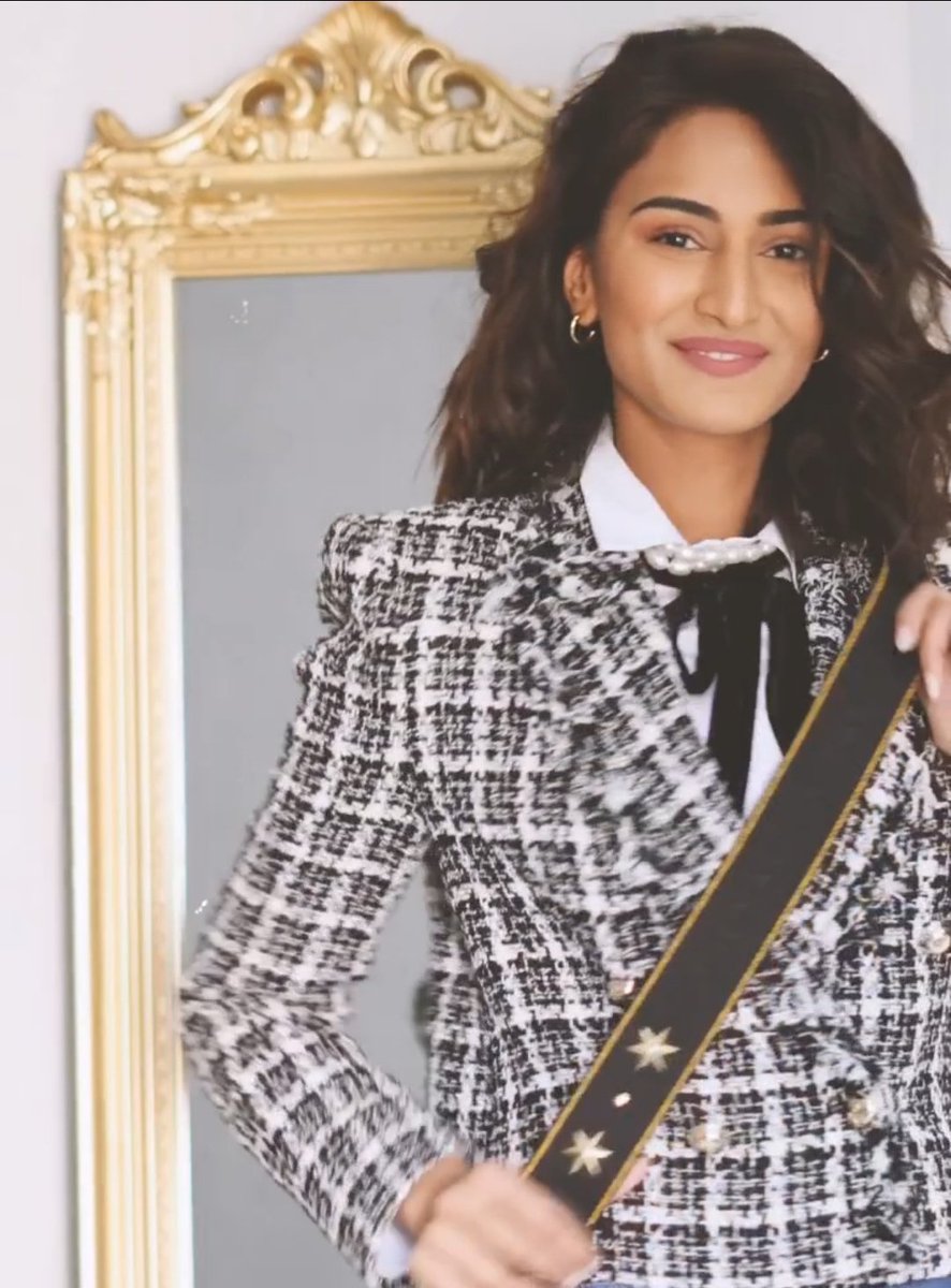 yedilbeparvah's tweet photo. ᴍᴏɴᴏᴄʜʀᴏᴍᴇ ♡♡
#EricaFernandes https://t.co/JcyxmquUuo