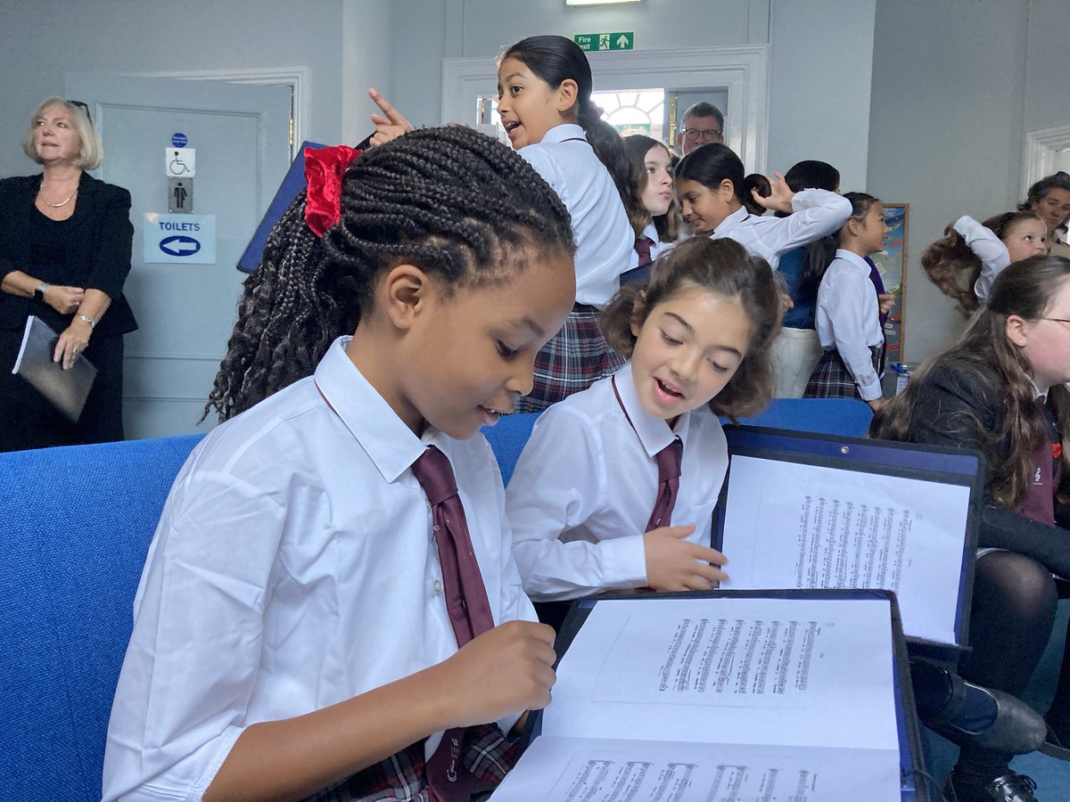 kent college choristers practicing before their concert #canterburyfestival @KCMusicdept @kcsimonjames @VinnGreg