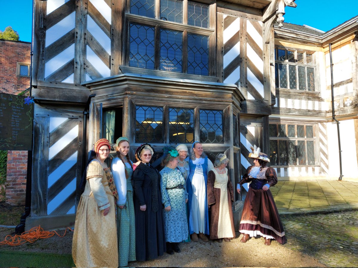 GrazynaBuczkow1's tweet photo. @WythenshaweHall thank you for all your volunteers work in preparation for the reopening of the hall today. Fantastic ceremony. So proud to be part of it as a volunteer. The hall is open this Sat and Sun 12:00-17:00, so come along to see it! #Wythenshawe #lovewhereyoulive https://t.co/foGEX6vUbV