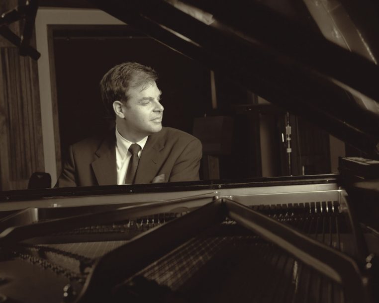 Jazz Birthdays  

Happy birthday to Bill Charlap! 