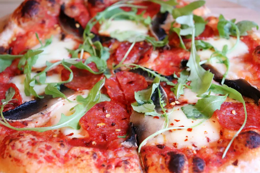 Project53Knfd's tweet image. Nothing screams Saturday more than hand stretched pizza, beer and cocktails🍕🍹
Food served from 12pm to 9pm all weekend! 
#craftbeer #pizzaoftheday #cocktails