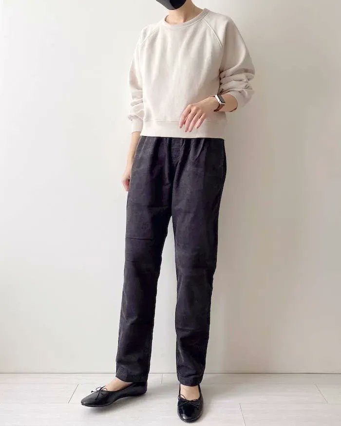 「【ヘビロテ】脚がすっきり見えて嬉しい〜!無印良品の「楽ちんパンツ」今っぽいデザイ」|BuzzFeed Japanのイラスト