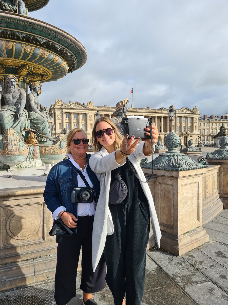 Kicking off this fall's tours season with mother Deidre & daughter Alexa from Ohio #makeparisyours