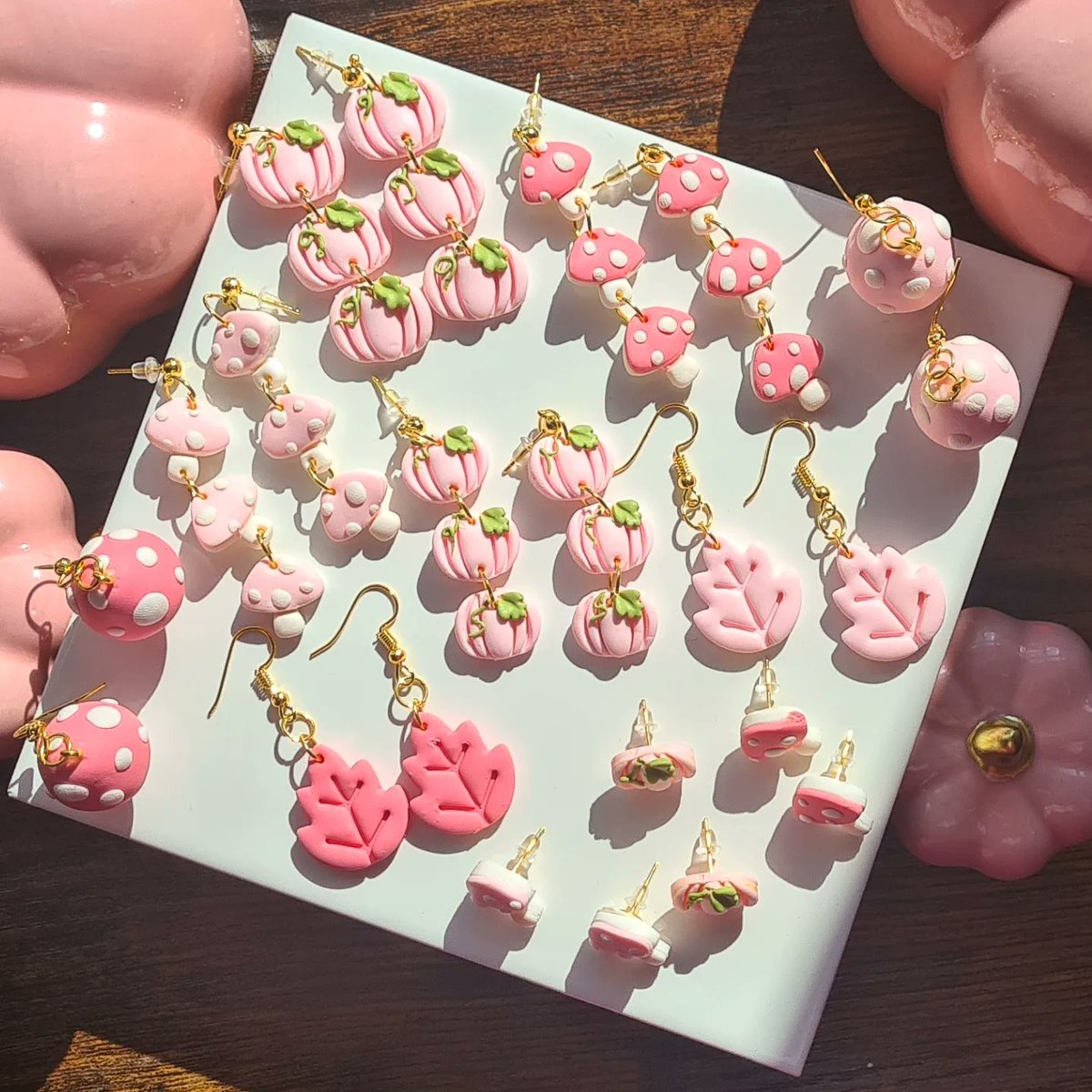 PinkyCreates's tweet photo. Will i see you at tomorrow's launch?🌸✨️ https://t.co/7Hg5WdxPNg