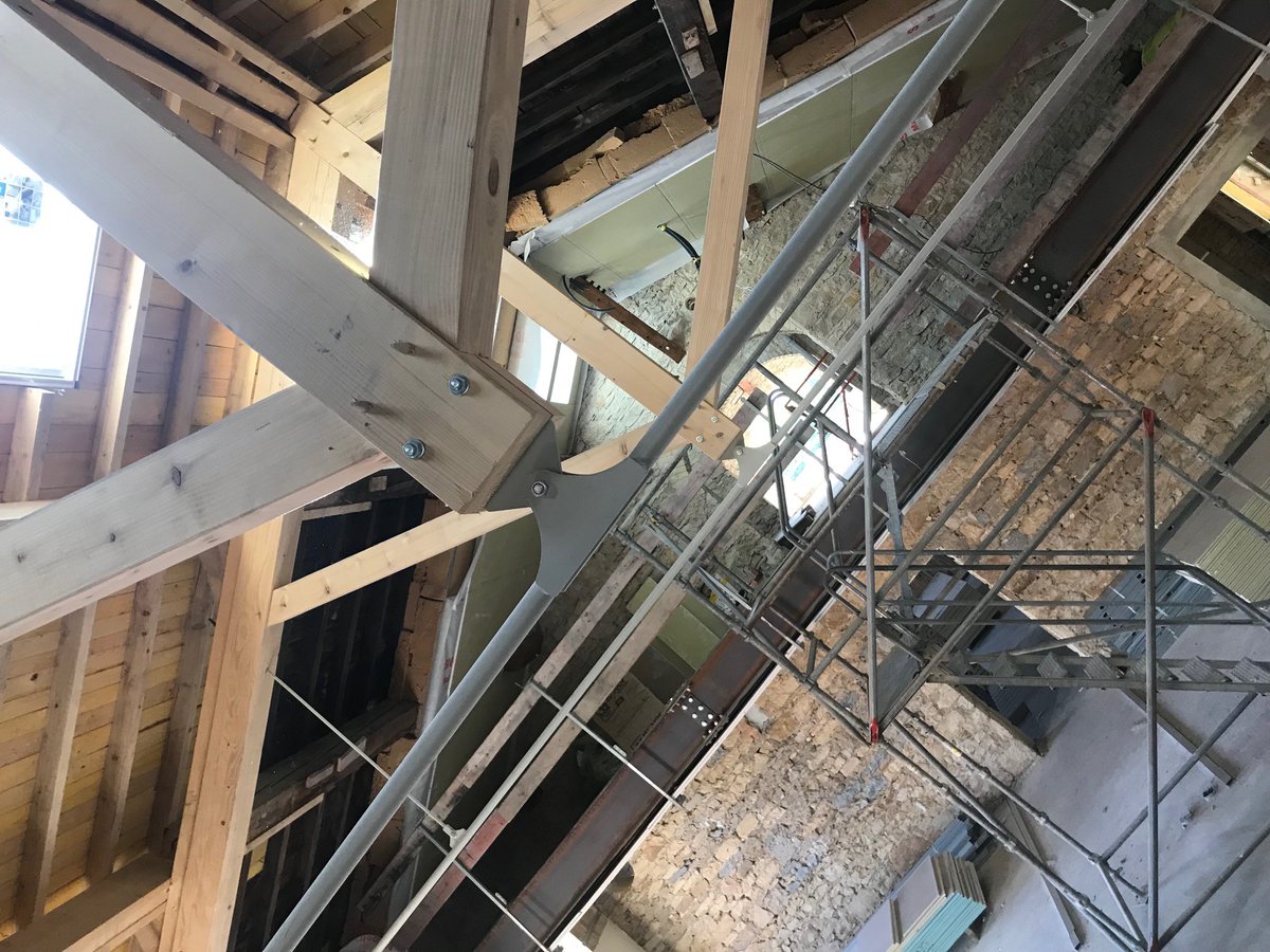 Université de Lyon tweet media