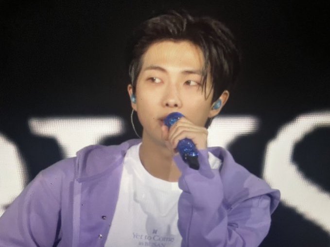 btsbrasil_on's tweet photo. [💜] Confiem sempre no BTS! 

🐨 Acredito que já saibam o que quero dizer. 7 de nós tem um coração, e se você confiar em nós, seremos capazes de permanecer fortes e fazer o que fazemos, fazer música e seguir em frente. Assim como disse o J-Hope, temos que confiar uns nos outros. https://t.co/ovceiXJlkd