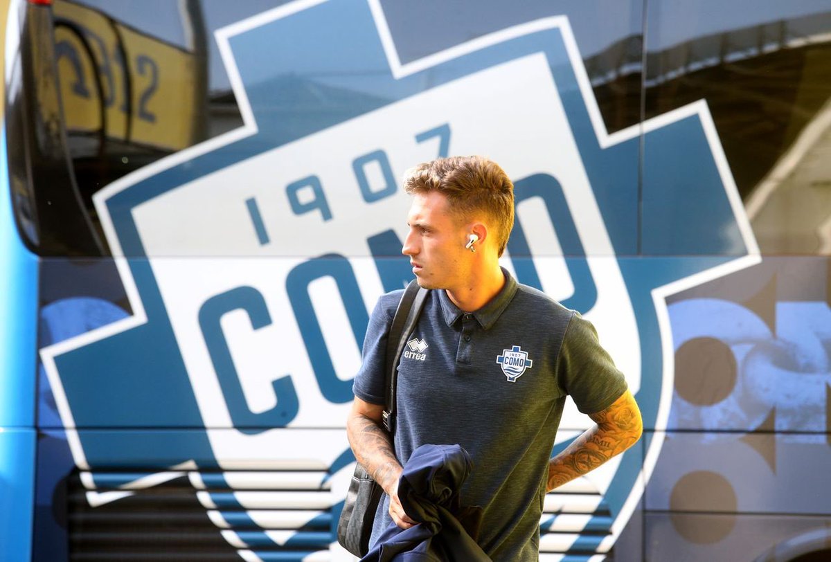 Como_1907's tweet photo. The Lads are here 🔵⚪️ #como #serieb #modena #modcom https://t.co/PKR4tZIkZr