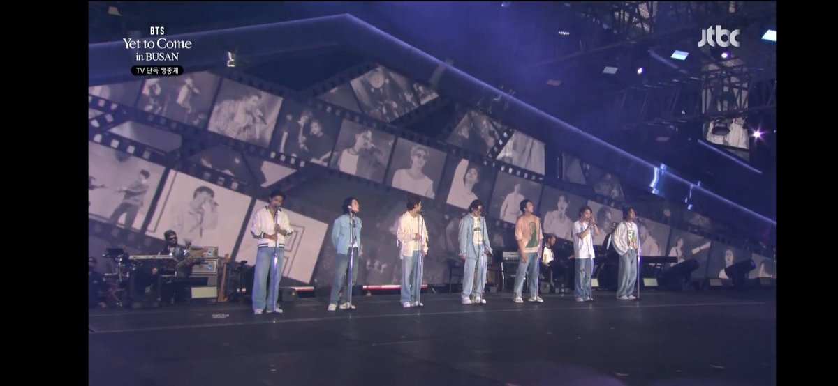 _madi7_'s tweet image. For the rest of my life @BTS_twt
💜💜💜💜💜💜💜
I love them more than words can ever describe!  아포방포 💜
#YetToComeinBUSAN