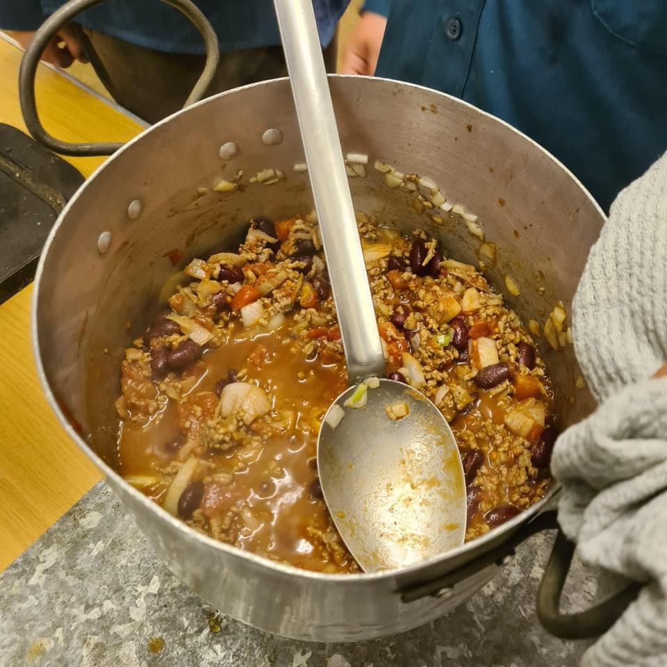 On Thursday, Ross Park Scouts got cooking and made themselves a tasty meal! 🥘😋 #scouts #Scouting