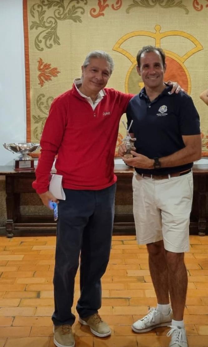 _ASTIC's tweet photo. 🏆 🏌️ Ganador del Campeonato de Golf de #ASTICNET2022
Felicitamos al ganador del torneo, Julián Hernández Vigliano.
¡Enhorabuena! https://t.co/ttSrb1Tnsq