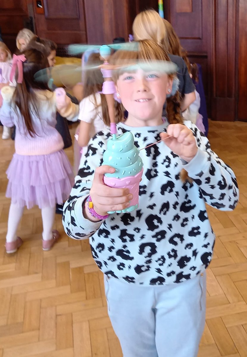 Having a ball this morning at the #skydancers launch event with <a href="/VividToyGroup/">VividToys&Games</a> and <a href="/TheLondonEye/">The London Eye</a> !