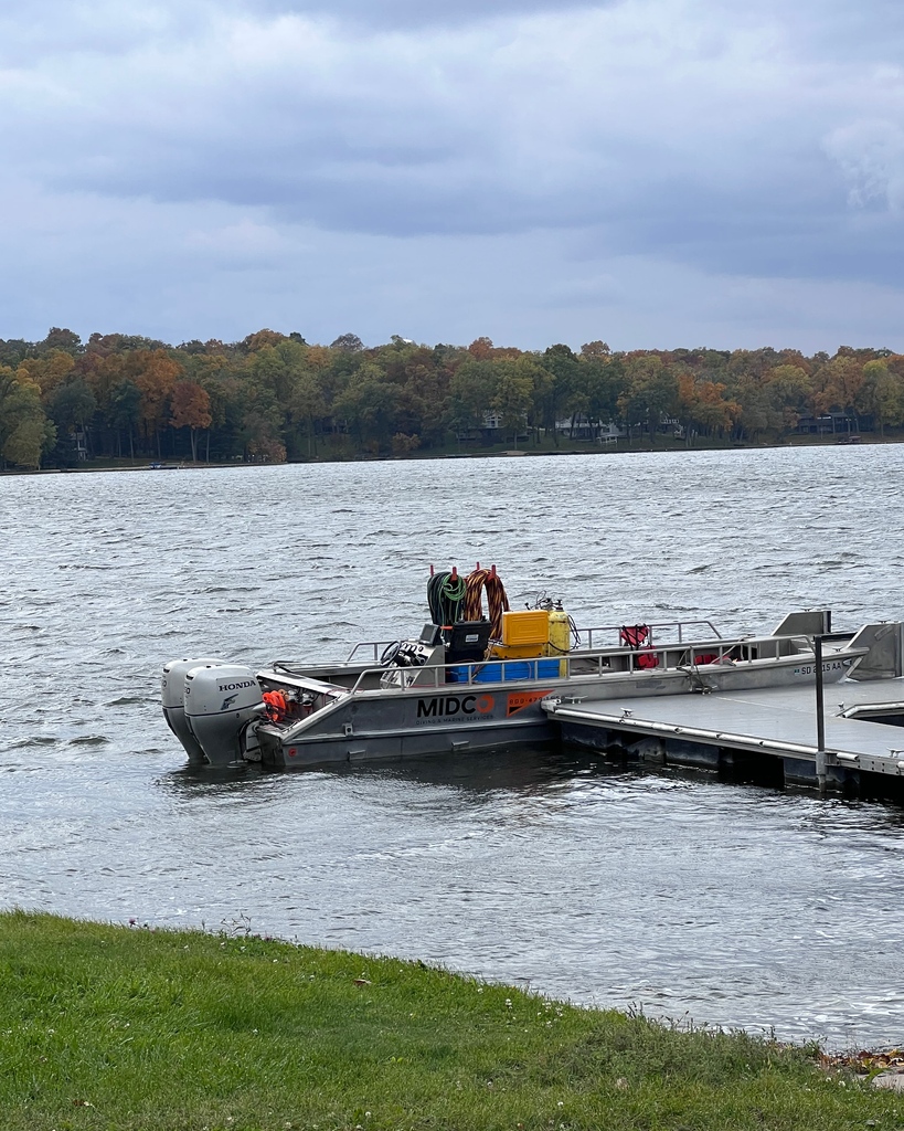 MidcoDiving's tweet photo. Get ready to set sail with a new career at Midco Diving! We are now hiring entry level tenders and divers as well as seasoned veterans! Don’t let life float by, send us your application today at info@midcodiving.com ! 

#dive #diving #hiring #midco https://t.co/g0cbeyuveD