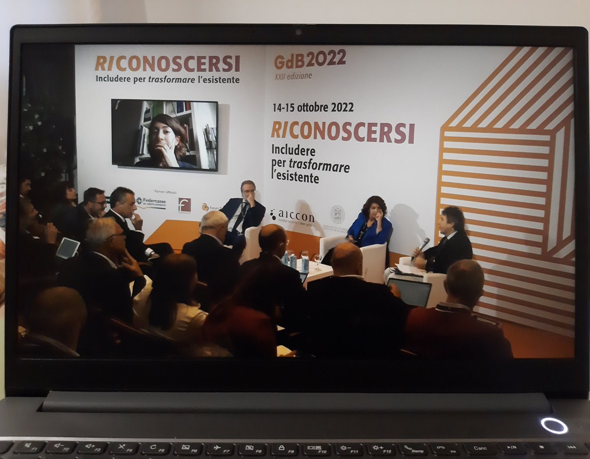 AnxhelaMusaku's tweet image. Ascoltando l&apos;intervento del prof. @MicheTiraboschi alle #gdb2022 
 ho capito che l&apos;apprendistato non è un contratto, ma è un sistema per costruire socialmente l&apos;incontro tra la domanda e l&apos;offerta di lavoro, per costruire mestieri.
#DirLav2022