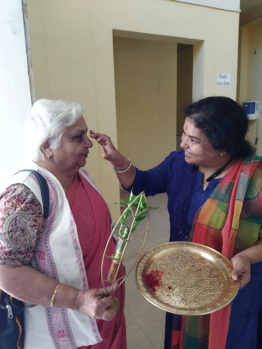 shalinionline's tweet photo. पदम भूषण डॉक्टर अनिल जोशी जी और उनके 13 साथियों का प्रकृति से  प्रगति प्रगति पथ की ओर साइकिल यात्रा से  इवाले सोशल मीडिया समूह के एडमिन कुमारी शालिनी शर्मा और जिम्मी एंड जनक मगिंलिगन फाउंडेशन फॉर सस्टेनेबल डेवलपमेंट के सचिव समीर शर्मा  राजेंद्र सिंह ने उनका स्वागत किया https://t.co/Nprm1ir223