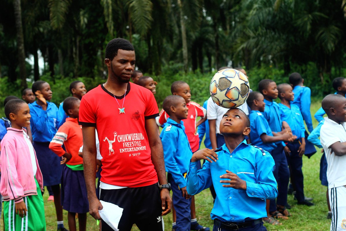 ChukwuebukaFA's tweet photo. WEEK 55 #CSFFTP
We Had An intense training in week 55 of the Chukwuebuka School Freestyle⚽ Training Program #CSFFTP22 at Excellent School 15/10/22 with #ChukwuebukaEzugha
🎥 https://t.co/E23fZFGMAc
#ChukwuebukaFreestyle #ChukwuebukaAcademy #ChukwuebukaFreestyleEntertainment https://t.co/H2GqUipicZ