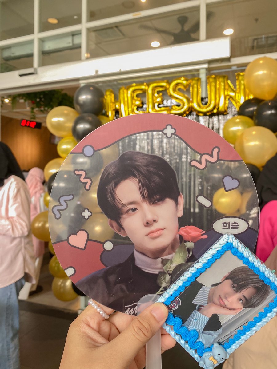 nrfatinltfi's tweet photo. glad that i never missed all enha’s cs event in kl so far, love everything! that’s all for today 🤍
#LightOfOctober #EuphoricVirtuosoinKL https://t.co/GoHtlopRLJ