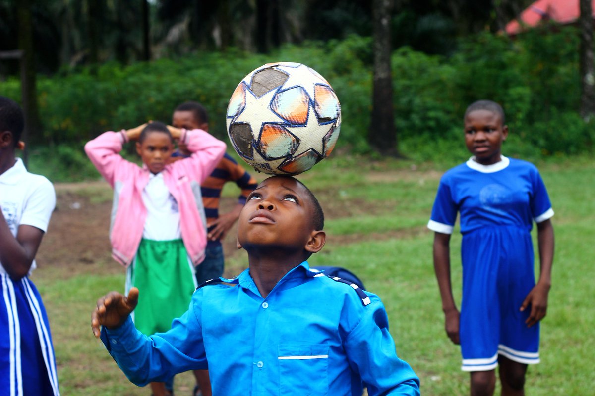 ChukwuebukaFA's tweet photo. WEEK 55 #CSFFTP
We Had An intense training in week 55 of the Chukwuebuka School Freestyle⚽ Training Program #CSFFTP22 at Excellent School 15/10/22 with #ChukwuebukaEzugha
🎥 https://t.co/E23fZFGMAc
#ChukwuebukaFreestyle #ChukwuebukaAcademy #ChukwuebukaFreestyleEntertainment https://t.co/H2GqUipicZ