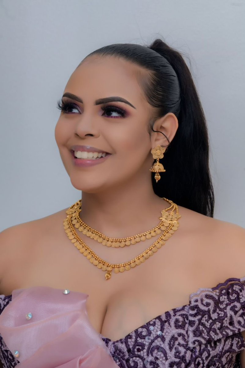 di_shop221's tweet photo. Pour vos bijoux de cérémonie et vos bijoux de tous les jours  @di_shop221 vous propose des Parrures en plaqué or en pur plaqué et des bijoux indiens .  Vous pouvez nous contactez sur WhatsApp 
 786341480/781588080
#N*1 de la vente de bijoux en plaqué au Sénégal https://t.co/BLgvEmHJZS