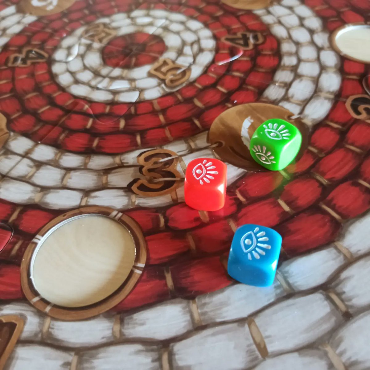 Meniacmedia's tweet photo. Una partita a Dungeon Fighter non si rifiuta mai.
⚔️🎯🎲
#dungeonfighter #geeks #dungeons #fighter #giochidatavolo #boardgames #boardgamers #boardgamesitalia #nerds #boardgamesaddict #boardgamesnerd #nerdsita #culturanerd #nerdsculture #bloggeritalia #bloggergiochi #games https://t.co/xfl3u7mnXp
