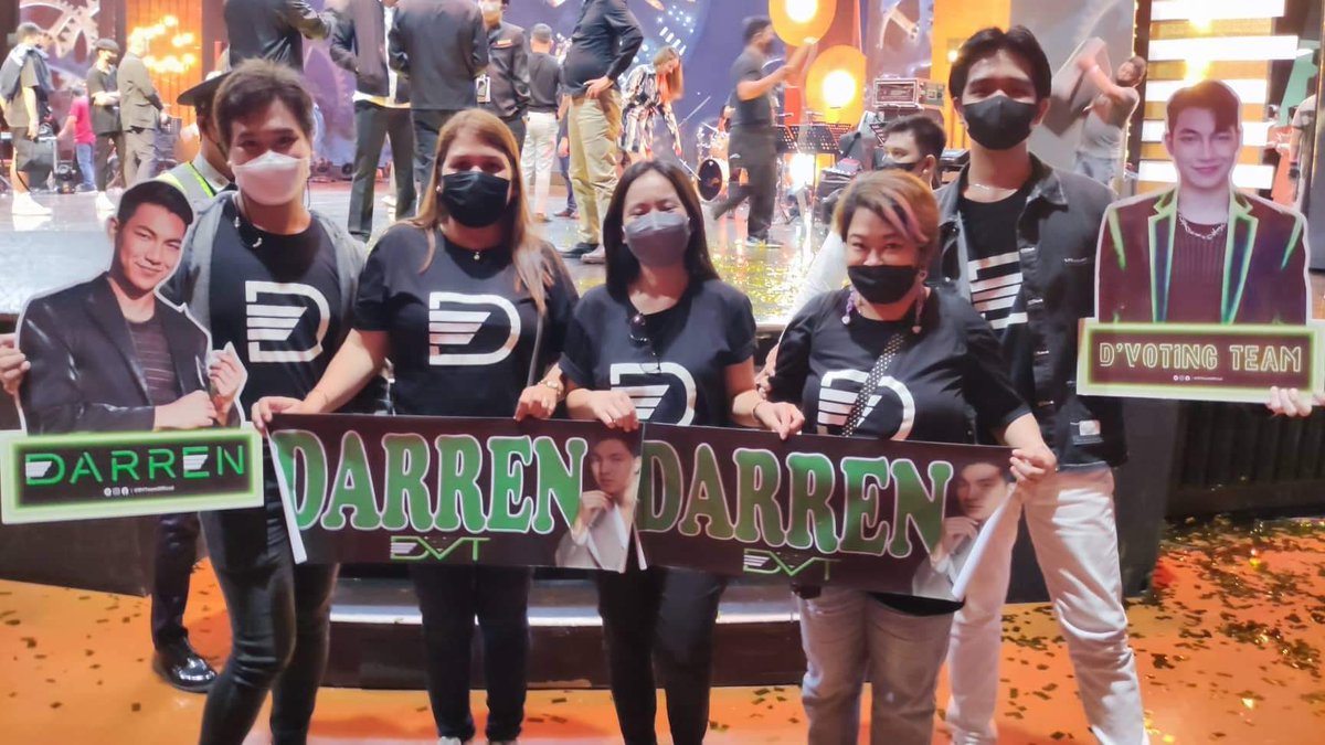 iLoveDarren_24's tweet photo. With my fellow DARRENatics!! π
Thank you for tonight Darren! We love youuu so much D!
DARREN WITH MR MUSIC
#DARREN @Espanto2001
#JM20Years https://t.co/5gtu2GMw5y