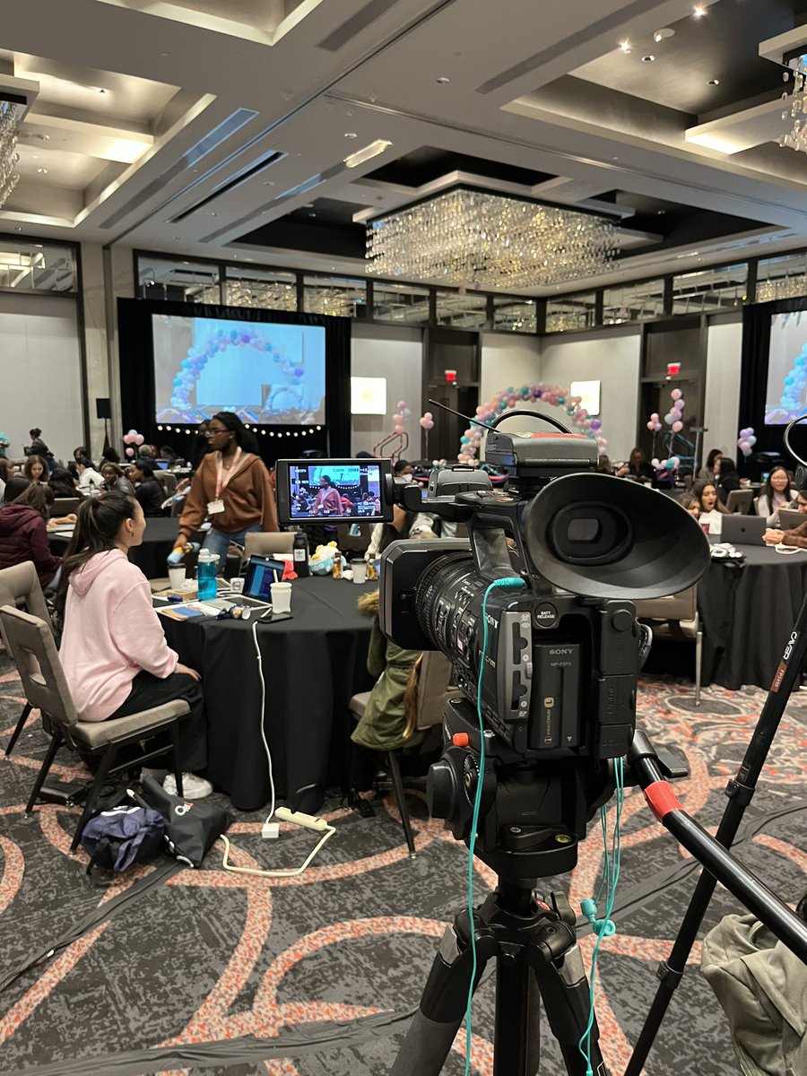 barbara18ron's tweet photo. BTS of filming Technica’s hackathon this weekend for my second package for #j361jd https://t.co/RkYlztSX5i