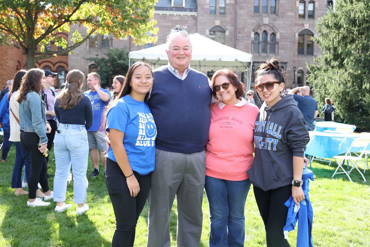 SetonHall's tweet photo. Thank you to all who brought their Seton Hall spirit to the Welcome Kickoff! Cheer, the Sapphires and the Pep Band brought their A-Game. #SetonHallWeekend https://t.co/7yvamw2NZb
