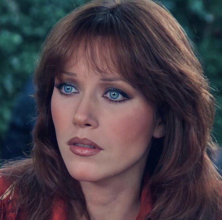 gingersnap599's tweet photo. Wishing a Happy Heavenly Birthday to #TanyaRoberts today. She would be 67. Forever loved, forever missed and forever an angel❤️
#CharliesAngels #JulieRogers 
#AViewToAKill #StaceySutton
#Sheena https://t.co/hSFvhqtKSt