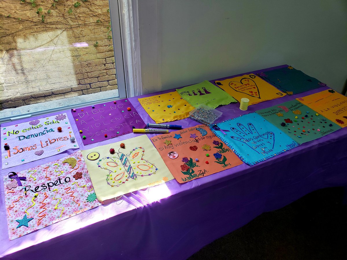 Manuel_LCDP's tweet image. October is #DVAM &amp;amp; collectively, @LaClinica2 &amp;amp; community members are working together on a #CobijaColectiva or #ColectiveQuilt to raise our voices about the urgency of eliminating #DomesticViolence &amp;amp; any form of violence against women from our #Latinx communities #EntreAmigasLCDP