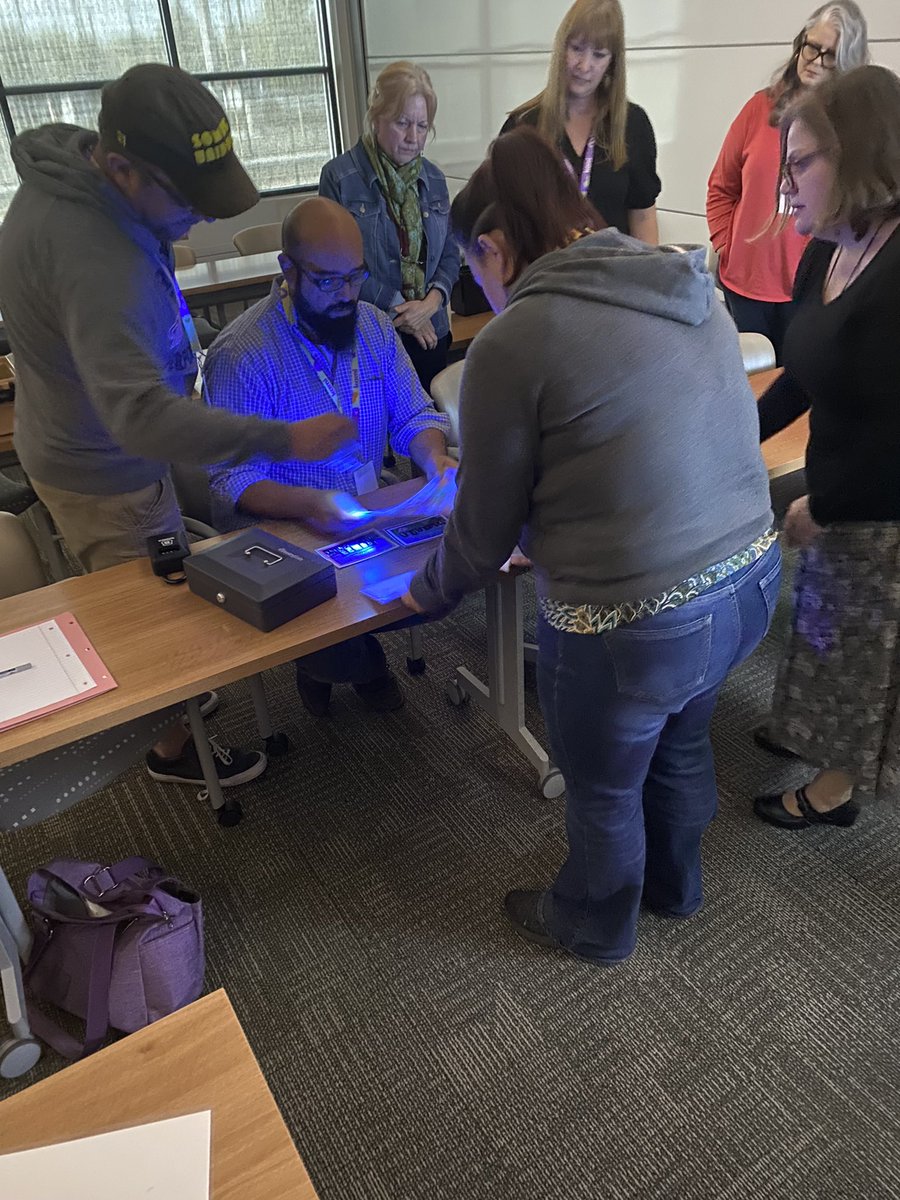 Around the World Escape room at the New Mexico Digital Learning Conference was a huge hit! Thanks to all my teachers who participated!! 😍 #NMDLCFall2022 #ReinventingEducation #TeamPromethean