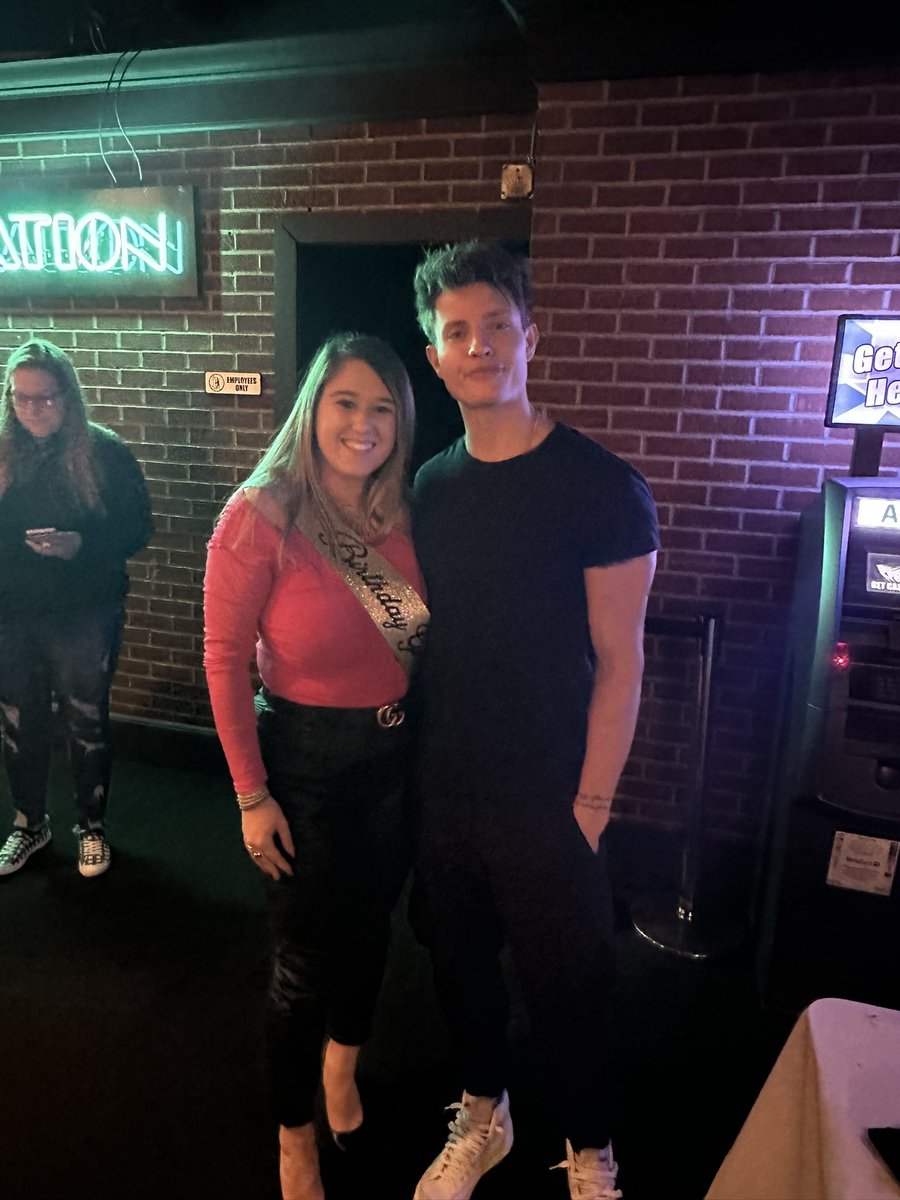 AntoniaHadgis's tweet photo. Best birthday gift I could ask for! Amazing show! @mattrife https://t.co/MjTn4G6XKZ