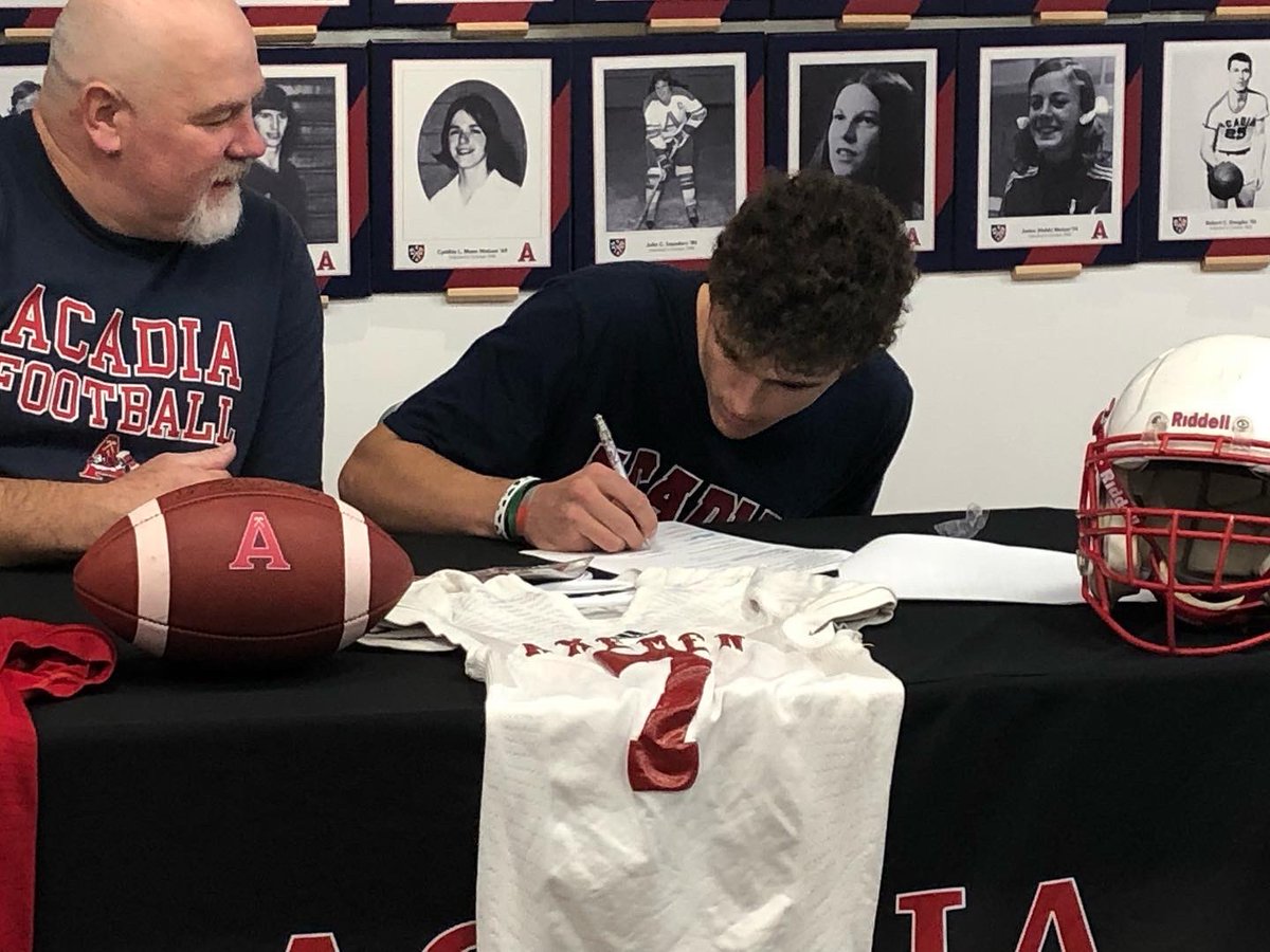 ConnorMcnamee7's tweet photo. I would like to announce my commitment to Acadia University to further my education and football career. Thank you to everyone who has been with me along my journey, can’t wait to see what the future brings. Go Axeman 🅰️🪓❤️ https://t.co/hUYYSDoBdM