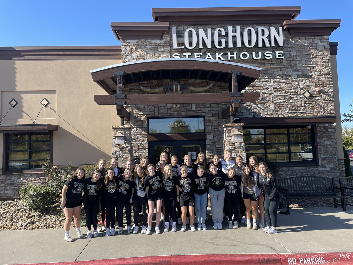 maeaves's tweet photo. Thank you @LongHornSteaks in Rogers for hosting @BvilleGirlsBB pancake breakfast this morning. Best steaks 🥩 in NWA!! https://t.co/2yHNiPrOVc