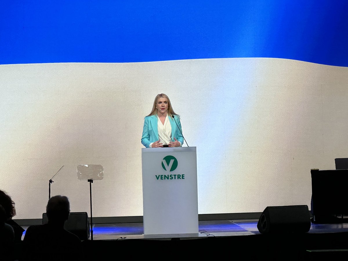 Venstre's tweet photo. - You cannot make halfway sanctions against Russia. It has to be done properly to work. @kiraincongress #venstrelm #SlavaUkraini 🇺🇦 https://t.co/F9LkD35b8B