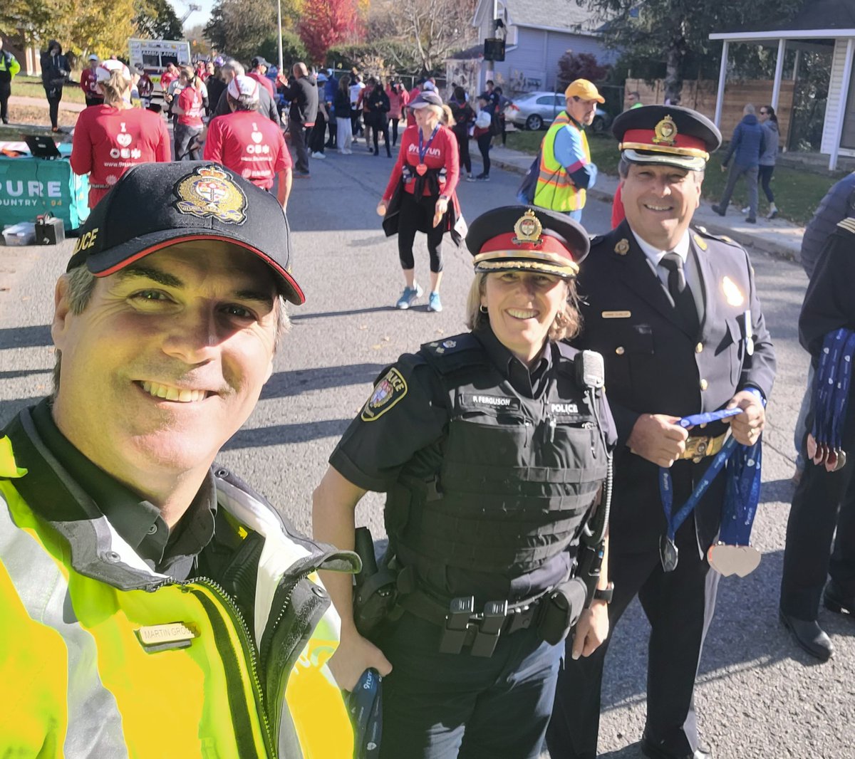 trish_fergusonp's tweet image. Beautiful day for the #9runrun in Stittsville this morning. Thanks to the organizers and runners- great vibes abound!@klyle1302 @OttawaPolice @DutyInspector
