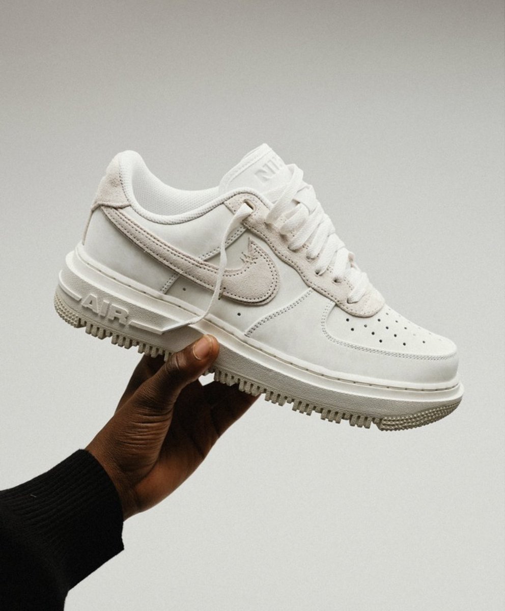 La AF1 Luxe 🤍

Lien chck.me/8HYJ