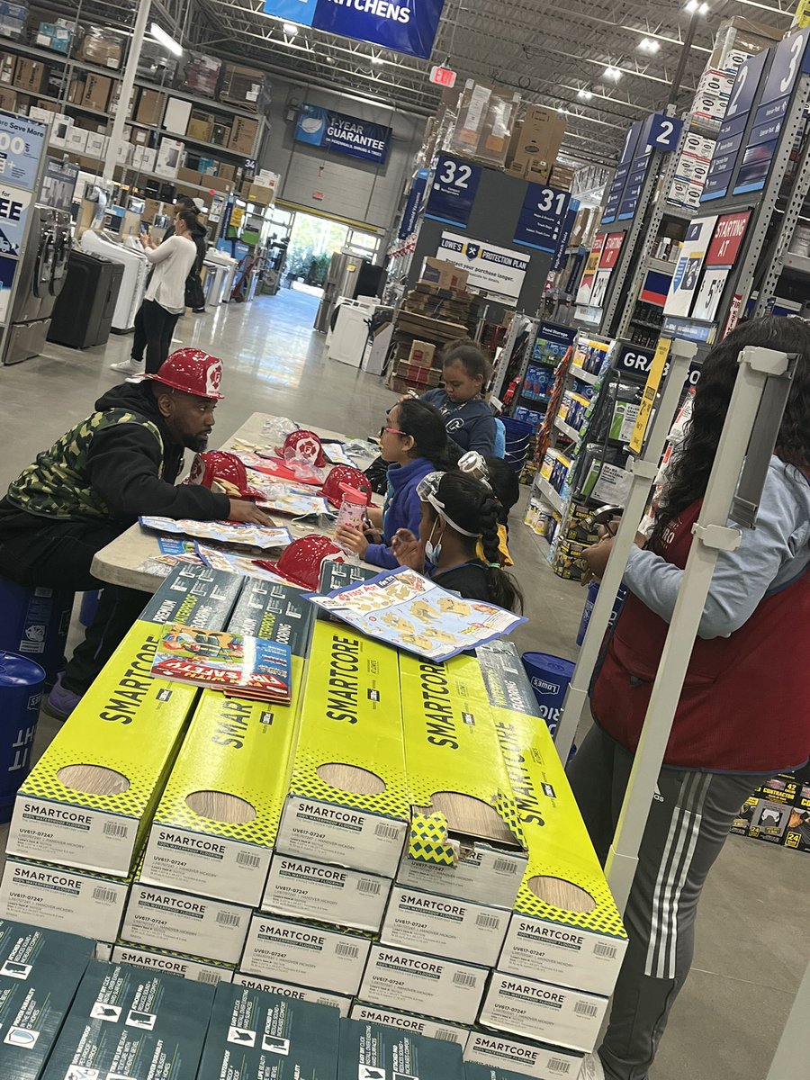Lowes Build &amp; Grow Kids Clinic at store 707 &amp; Cory in his fire hat 🔥