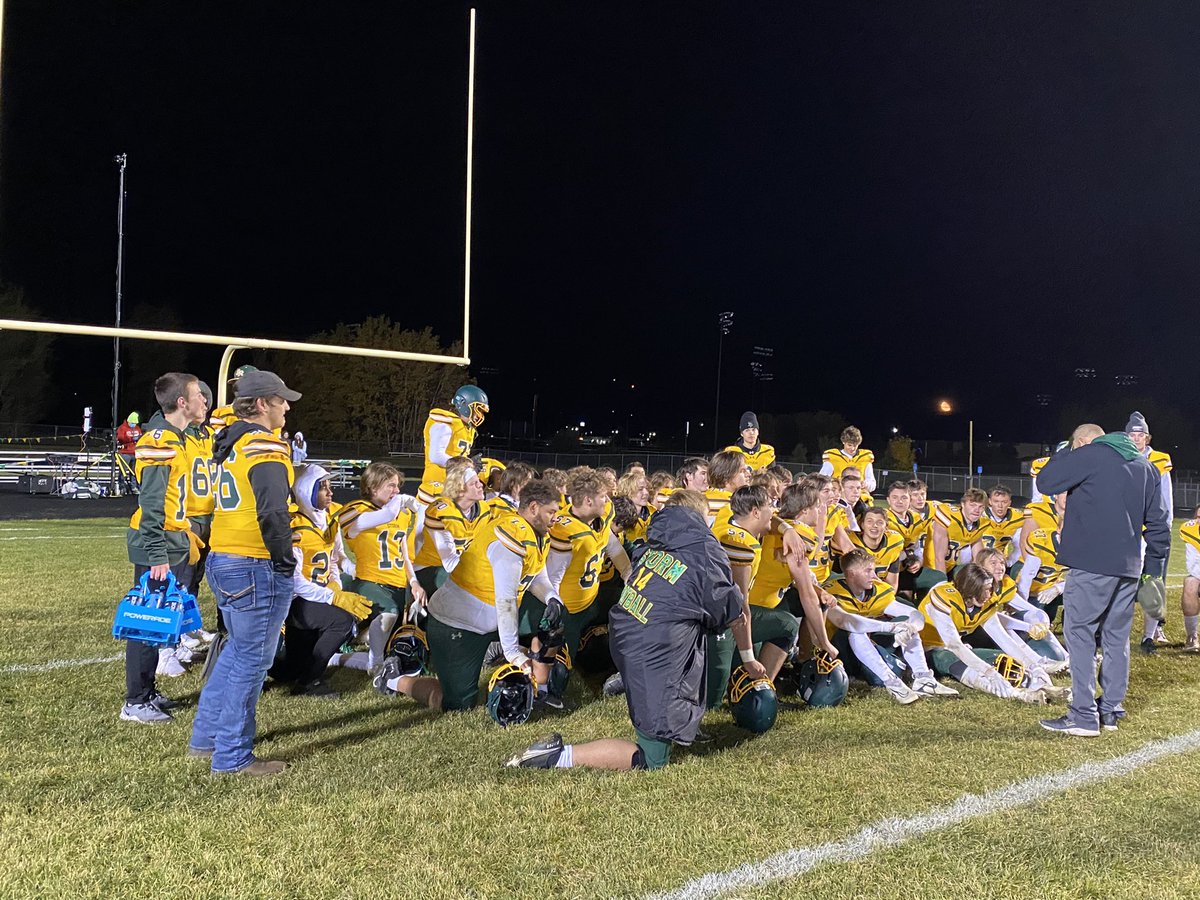 BentonCoHerald's tweet photo. Read about @SRRFootball 33-20 victory over Moorhead. Story posted at https://t.co/nAoj65rUP8 … @SRRStorm @HeraldSauk https://t.co/dk6is2UWhZ