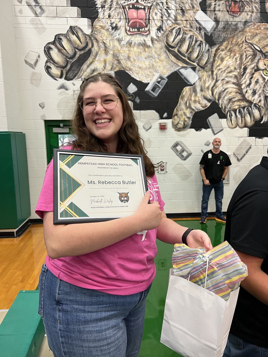 Congratulations to Ms. Butler! She was chosen as the Athlete’s Choice Teacher of the Week! #levelUPHHS #ALLIN @BobcatFB22