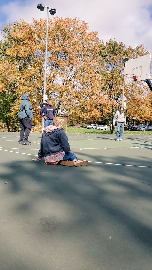 Oksana Assistant Store Manager tweet media