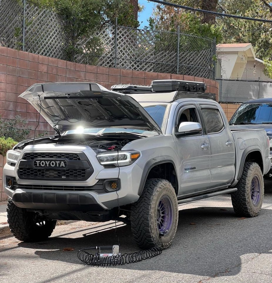 Who’s going out this weekend?? 🚀 <a href="/pinoy/">Ric 🔋🚗🚀🌎🤠</a>.taco #VIAIRequipped⁣

#poweredbyviair #viair #4x4 #offroad #motorsports #expedition #travel #adventure #tirepressure #onboardair #tireinflator #psi #airup #airdown #explore #4x4life #4x4offroad #4x4ing #overland