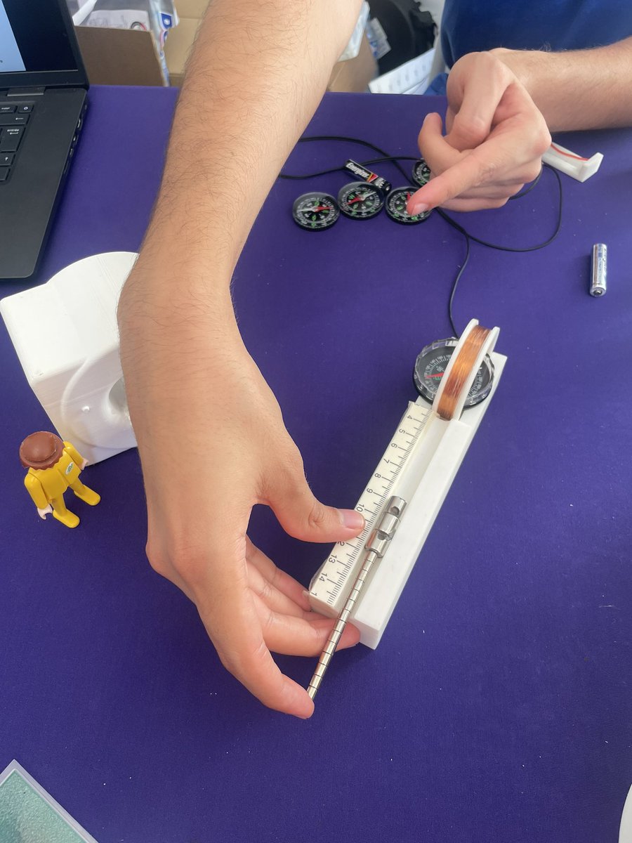 🤩 Science festival day 3️⃣
After the children of #Marseille schools yesterday, the festival is open to the general public #today and #tomorrow. We are waiting for you on vieux-port to explain the functioning of #MRI and electromagnetic waves 👍🏻