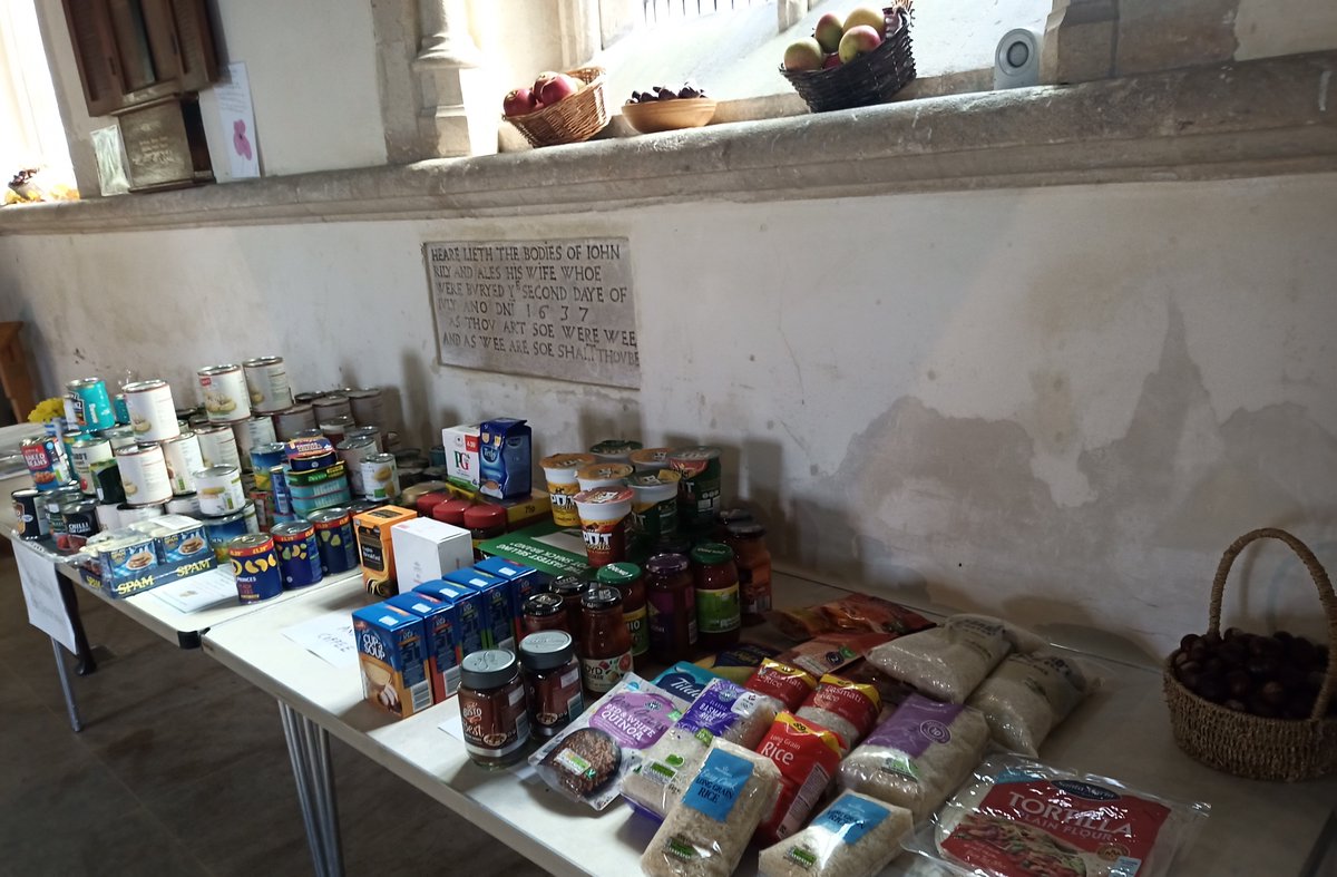 KESB100's tweet photo. @DraycotChurches, Christian Malford villagers  and @christianmalfor collected goods for @doorwayproject for their Harvest Thanksgiving. Bags also went to The Rise Trust. Thank you for all your generosity. https://t.co/gcsdFPEKUm