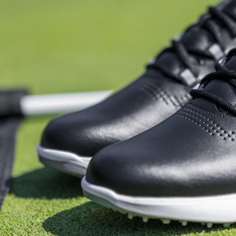 FootJoy's tweet photo. All Black. โซ
๐ธ: @ClubhouseGolf
#BringTheHeat #FJFUEL