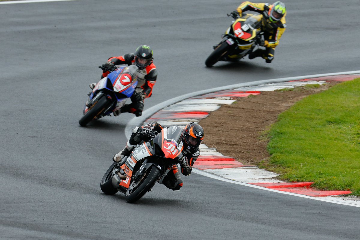 DucatiCup's tweet photo. @rich_energy Race report >> https://t.co/r9n9OckTtX #DucatiCup #BrandsBSB https://t.co/97dKOR3T0E