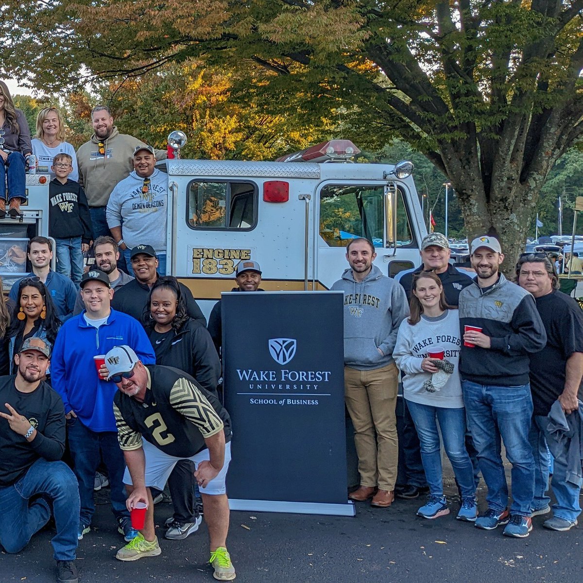 WakeForestBiz's tweet photo. With no @WakeFB this weekend, we are left reminiscing all the fun of last week's OneMBA tailgate! 🎩🏈
#WakeMBA #OneMBA #GoDeacs https://t.co/jEo2fAlydM