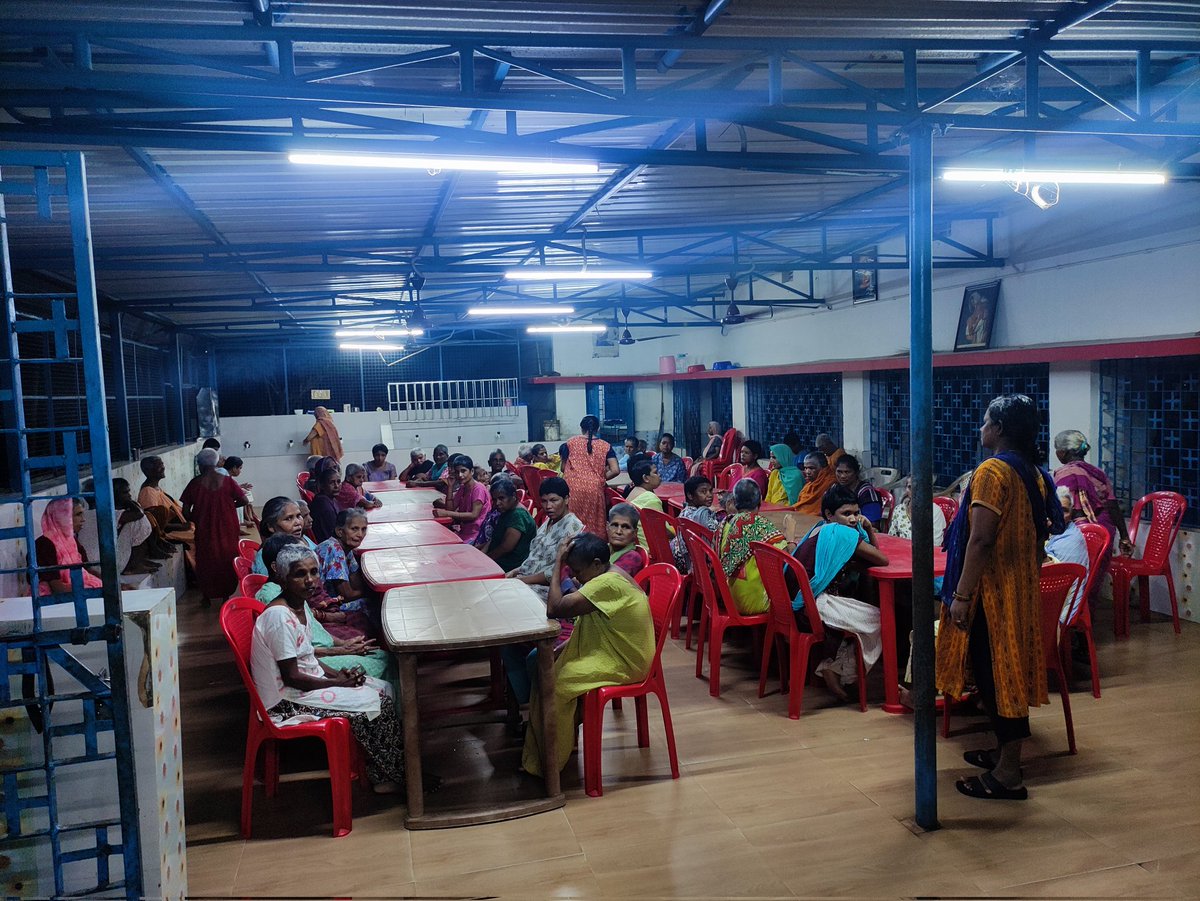 rebels_desk's tweet photo. DATE - 15/10/2022
100 Meals donation at Mother Teresa missionary home
With collaboration of GENZ ARENA club , OUTR https://t.co/8c0Bt6vuWf
