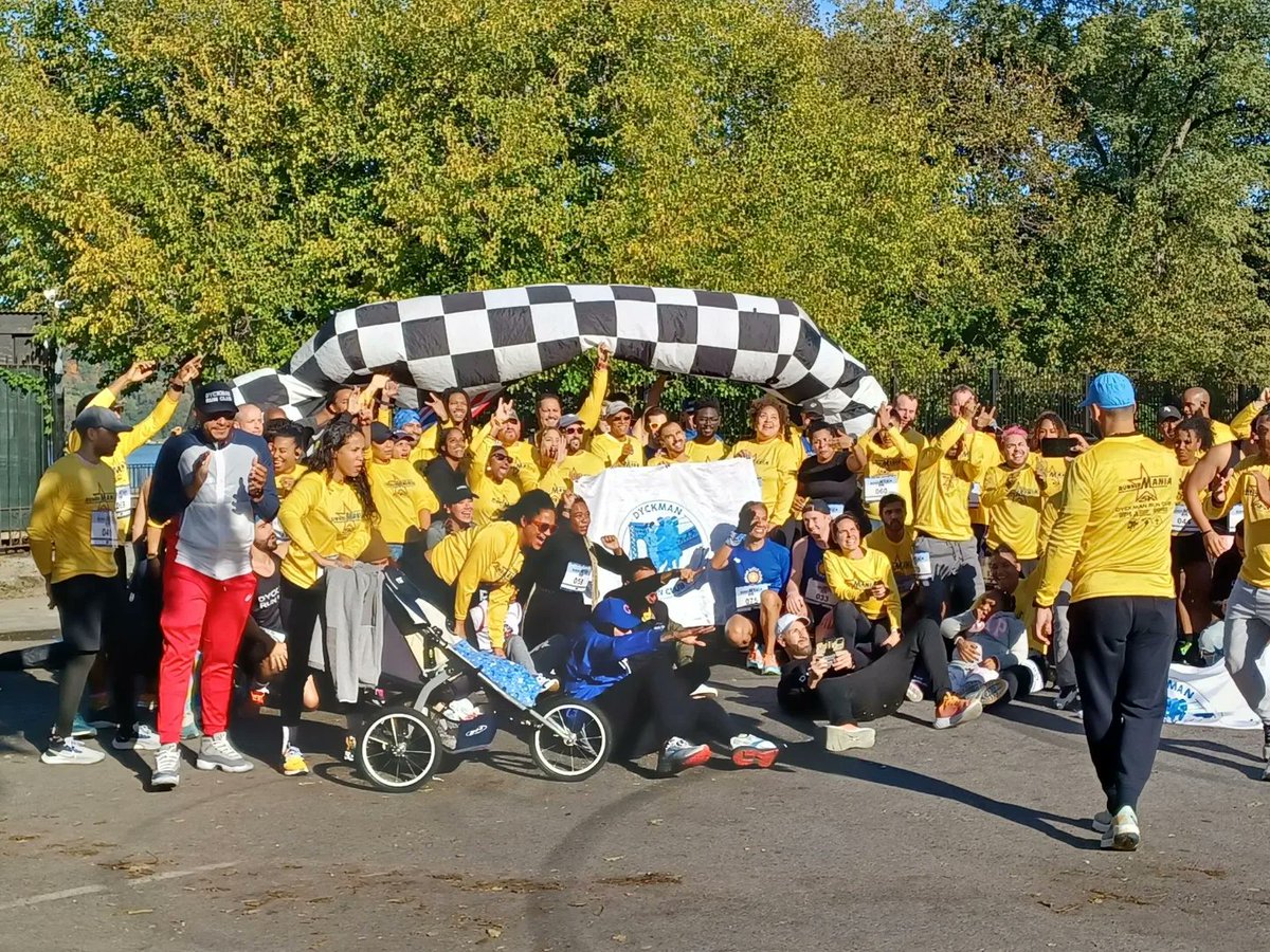 SenatorRJackson's tweet photo. Few things beat joining the @DyckmanRun at the RunnerMania 5K on a Saturday morning! 🏃🏿‍♂️🏃🏿‍♂️🏃🏾🏃🏾🏃‍♀️

#Commmunityfirst #LaComunidadPrimero #actionjackson #District31 #Distrito31 #uptown #elalto #bronx #running #excercise #salud https://t.co/NKpIzOOTts