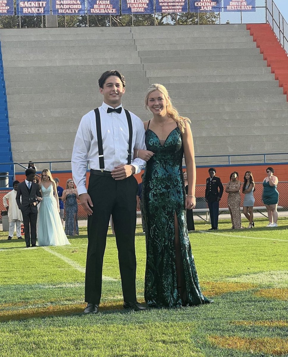 BraydenGlogower's tweet photo. Senior Homecoming #bhs #bartowhighschool https://t.co/m2Duw8IqgO