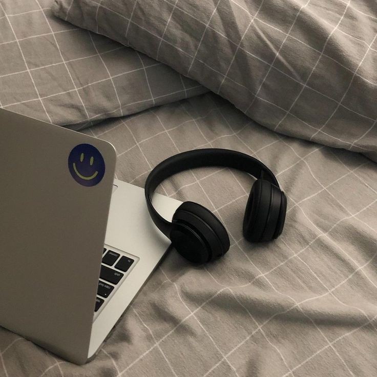 milyestuda's tweet image. ••• 🪄 #studytwt #studytwtbr

ㅤ𖥔 sou a lily!
ㅤ𖥔 aprova total.
ㅤ𖥔 1° - EM.
ㅤ𖥔 med - ufu/ueg.

🌱: livros, música, gatos, gilmore girls, animes, enhypen e estudos!

♡/↺ = mutuals.