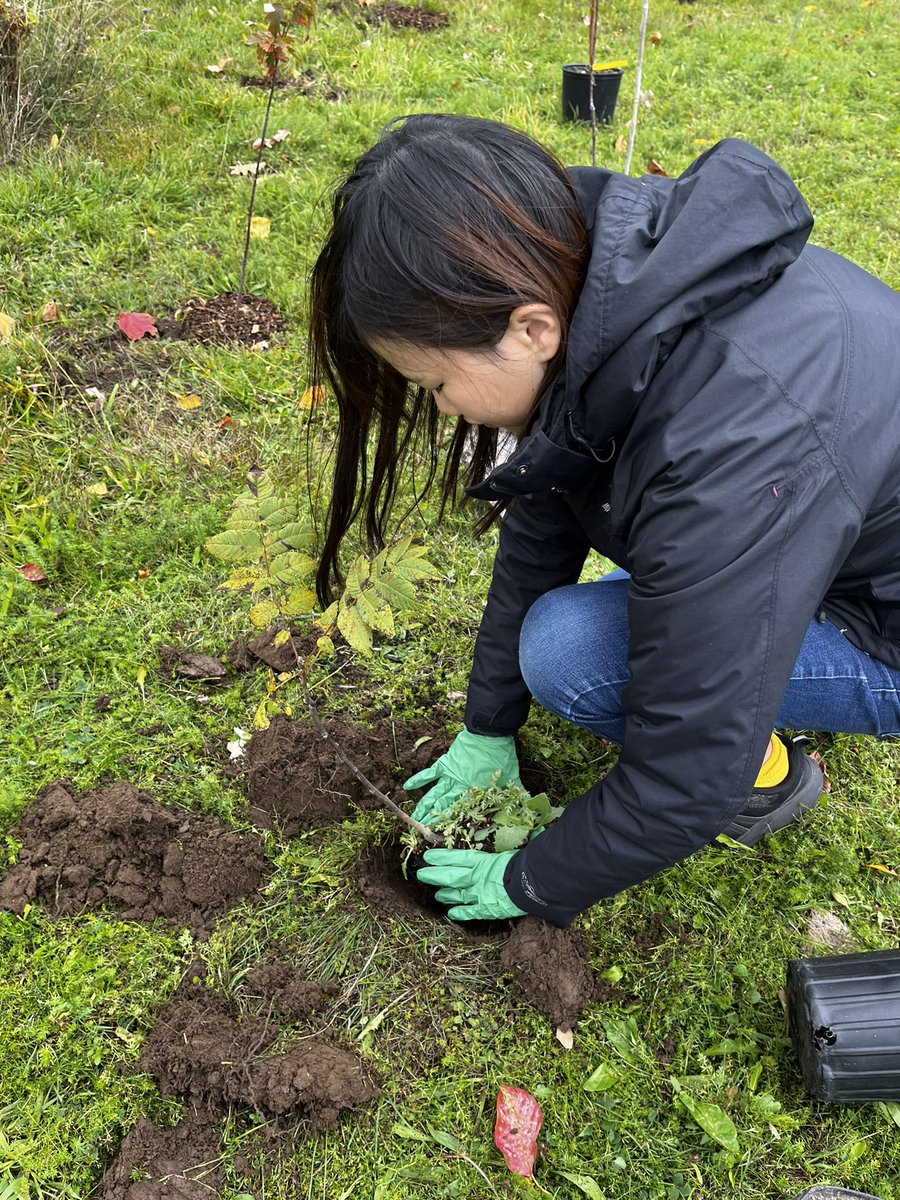 ed_kidd's tweet photo. Thank you to our friends @NiagaraParks for today’s tree planting experience as part of @Ridley_College “Flourishing Saturday” programme.  #PERMAV #Ridleyservice #Gratitude https://t.co/qlTzplNNvn